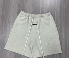 ESSENTIALS ショートパンツ クリーム M ESSENTIALS ショートパンツ クリーム色 - メルカリ