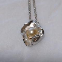 【❇️南洋本真珠❇️艶・テリ良好】ゴールド色10mm強⚜️ペンダントトップ❇️