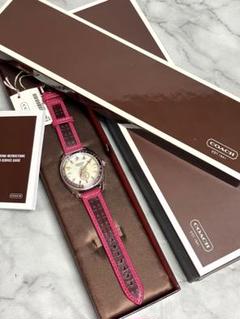 未使用　COACH コーチ　ラウンドシェル　スモールセコンド　腕時計　ピンク