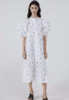 新品☆ZARA ザラ 刺繍入りパフスリーブワンピース