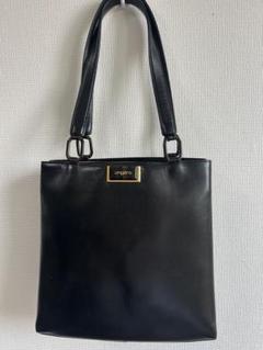 美品ウンガロungaro ワンショルダーハンドバッグチェーン肩掛け黒