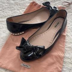 MIUMIU｜リボンモチーフ エナメルレザーシューズ　ブラック　ビジュー　36 MIUMIU｜リボンモチーフ エナメルレザーシューズ ブラック