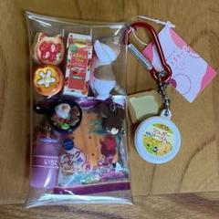 ガチャ詰めポーチおねだりねこと朝ご飯
