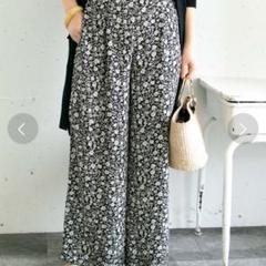 URBAN RESEARCH ROSSO サラサフラワープリントワイドパンツ