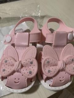ピンク 蝶デザイン ベビーサンダル