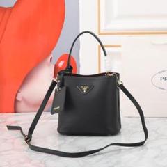 【良品！✨】PRADA プラダ ショルダーバッグ キルティング 三角ロゴ 黒 三角ロゴ ショルダーバッグ レザー ブラック K44 - メルカリ