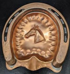銅製馬蹄型鐙 馬の頭彫刻入り