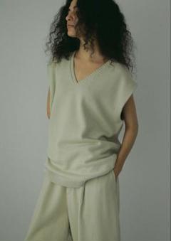 【タグ付き新品】ETRE TOKYO ニット Vネック ベスト SANTEシルクVネックニットベスト(F BEIGE): トップス │ ETRE
