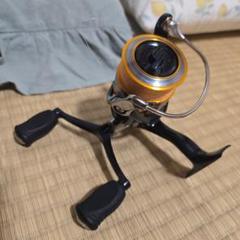 スピニングリール オレンジと黒 DAIWA REVROS 2506H -DHのサムネイル