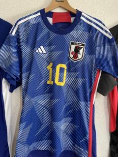 最終値下げサッカー日本代表　南野拓実　10番ユニフォーム 最終値下げサッカー日本代表 南野拓実 10番ユニフォーム - メルカリ