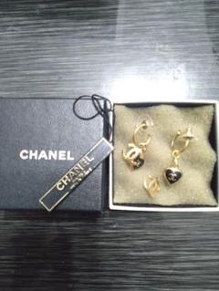 CHANEL　手描き風ミニピアス　チョコレート　薄いベージュ　正規品 CHANEL手描き風ミニピアスチョコレート薄いベージュ正規品