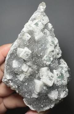 福建省産　グリーンフローライト　シュガーフローライト　水晶共生　原石　天然石