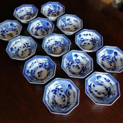 美品 古伊万里 色絵 染付 四方皿 正方形皿 アンティーク 陶芸 工芸品 伊万里 色絵 梅に鶴亀 輪花型八寸皿 - 生活骨董と古布の