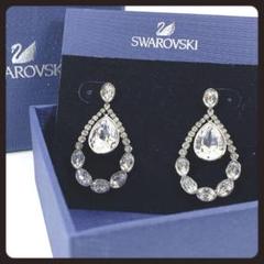 SWAROVSKI　スワロフスキー　ドロップ　ピアス　　クリスタル　パーティー