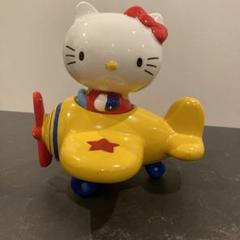 ハローキティ 昭和レトロ 飛行機 貯金箱 陶器製 - メルカリ