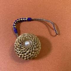 根付　菊　　木彫り彫刻　飾り　紐止め　　日本製 根付 菊 木彫り彫刻 飾り 紐止め 日本製 江戸時代】小さくて