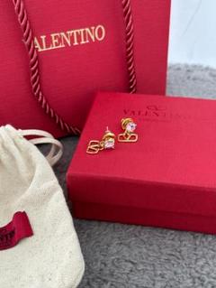 【匿名配送】VALENTINO  片耳　ピアス　❤︎ 極美品☆VALENTINO ハート型パールピアス 超希少! - メルカリ