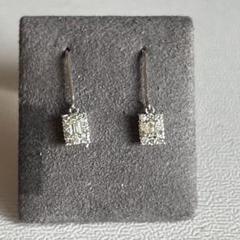 K14WG/Pt900 エメラルドカットダイヤモンドフックピアス