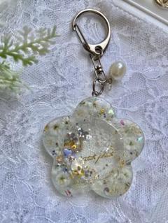ドライフラワーのレジン　シェイカーキーホルダー　　白