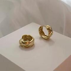 CHANEL手描き風ミニピアスチョコレート薄いベージュ正規品