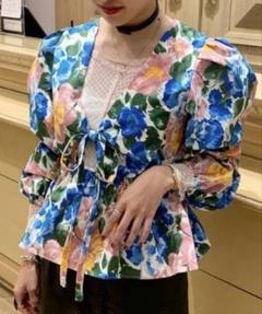 タグ付き✨シスタージェーン ボウタイ ブラウス 花柄 フリル S タグ付き✨シスタージェーン ボウタイ ブラウス 花柄 フリル S