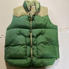 バックドロップ ダウンベスト ピンク 青 レザー襟