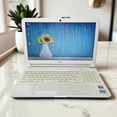 最終値引中★人気のホワイト★i5＆8GB＆SSD480GBの富士通ノートパソコン