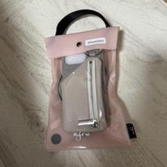 ♡︎　ajew iPhone 16用ジッパーケース ピンクベージュ 大人っぽい絶妙カラーがそろう〝ajew（エジュー）〟のiPhone