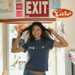 ALEXIA STAM ネイビー Tシャツ HELLO サンリオ　キティ　コラボ