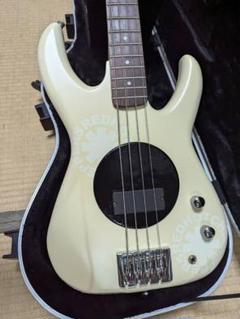 MUSIC MAN StingRay4 USA製　ハードケース付 在庫処分セール テ MUSIC MAN USA製ハードケース付 StingRay4
