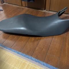 ホーネット250 黒色 純正シート⚠️中古品 - メルカリ