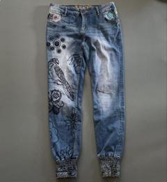 希少 大きいサイズ デシグアル サルエルデニムパンツ パッチ刺繍ダメージ加工32 2025年最新】desigual デニムの人気アイテム - メルカリ