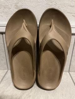 【最安値】ウーフォス oofos リカバリーサンダル EU42 ベージュ28cm
