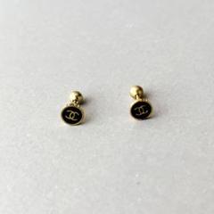 ラスト1set】ミニロゴピアス ゴールド×ブラック ユニセックス