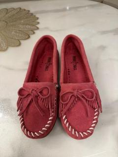 値下げ！新品未使用ミネトンカキャメル22.5 Minnetonka（ミネトンカ） モカシン（スニーカー） | OFF PRICE