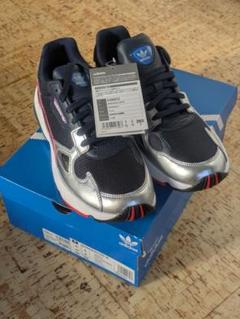 未使用　adidas originals ファルコン　シルバー スニーカー 24 adidas - 大人気！廃盤カラー adidas ファルコン 24cmの通販 by