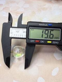 リンゴ型　カン付き　ビーズ