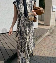 ワンピース AMERI DAMASK EMBROIDERY LINEN DRESS Ameri（アメリ）の「DAMASK EMBROIDERY LINEN DRESS（ワンピース
