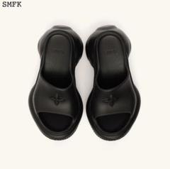 国内配送★SMFK★Compass ベルベット ファーリーサンダル コンパス ホワイト ベルベット ファーリー スリッパ – SMFK Official