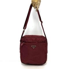 大人気☆PRADA☆プラダ☆ショルダーバッグ☆三角ロゴプレート☆ナイロン☆レッド
