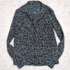 極美品 ISSEY MIYAKE FETE プリーツ加工 伸縮性◎ 花柄 シャツ 極美品 ISSEY MIYAKE FETE プリーツ加工 伸縮性◎ 花柄 シャツ