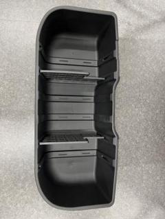 セレナC27R01年式e-powerラゲッジアンダーボックス、カーペットマット セレナC27R01年式e-powerラゲッジアンダーボックス、カーペット