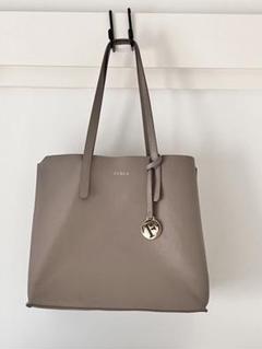 2025年最新】furla トートバッグ グレーの人気アイテム - メルカリ