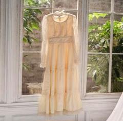 TreatÜrself special Vintage dress