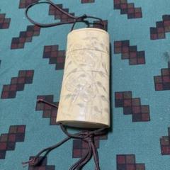 旧家蔵出し品 骨細工 印籠 花にトンボ 浮き彫り 彫刻 薬入