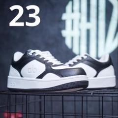 新品未使用alo yogaホワイト/ブラック スニーカー 37 Alo Recovery Mode Sneaker - Black/White | Alo Yoga