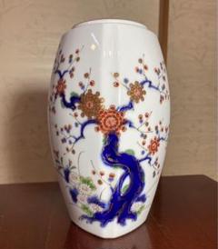 1947 深川製磁　岩梅　六角花瓶　金彩　未使用 Amazon.co.jp: 深川製磁 色絵金彩 岩梅絵図 花瓶 花入 花生 壺