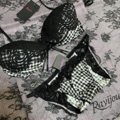 【税込?送料無料】 ☆Ravijour☆廃盤デザイン☆ブラックD65-70セット - メルカリ 下着・アンダーウェア