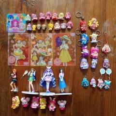 プリキュアグッズ　まとめ売り　キーホルダー、フィギュア、カードなど４３点