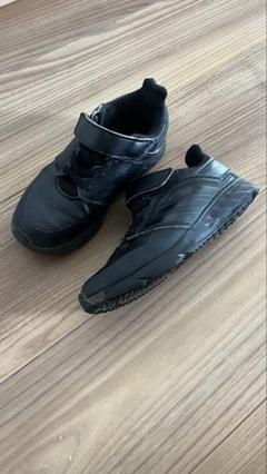 adidas アディダス　スニーカー　男の子　18㎝　黒